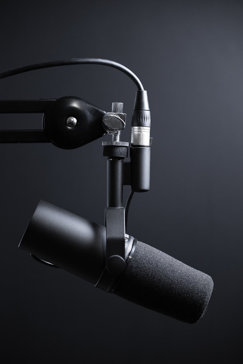 Installation de microphone de balado haut de gamme pour l'enregistrement audio et vidéo